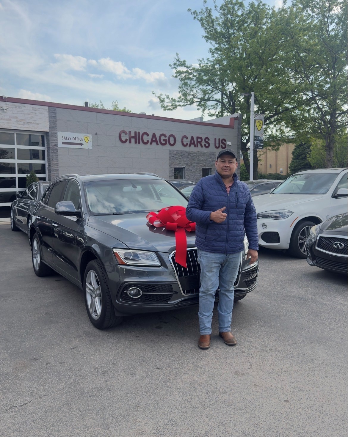 Customer with their Audi Q5 at Chicago Cars US